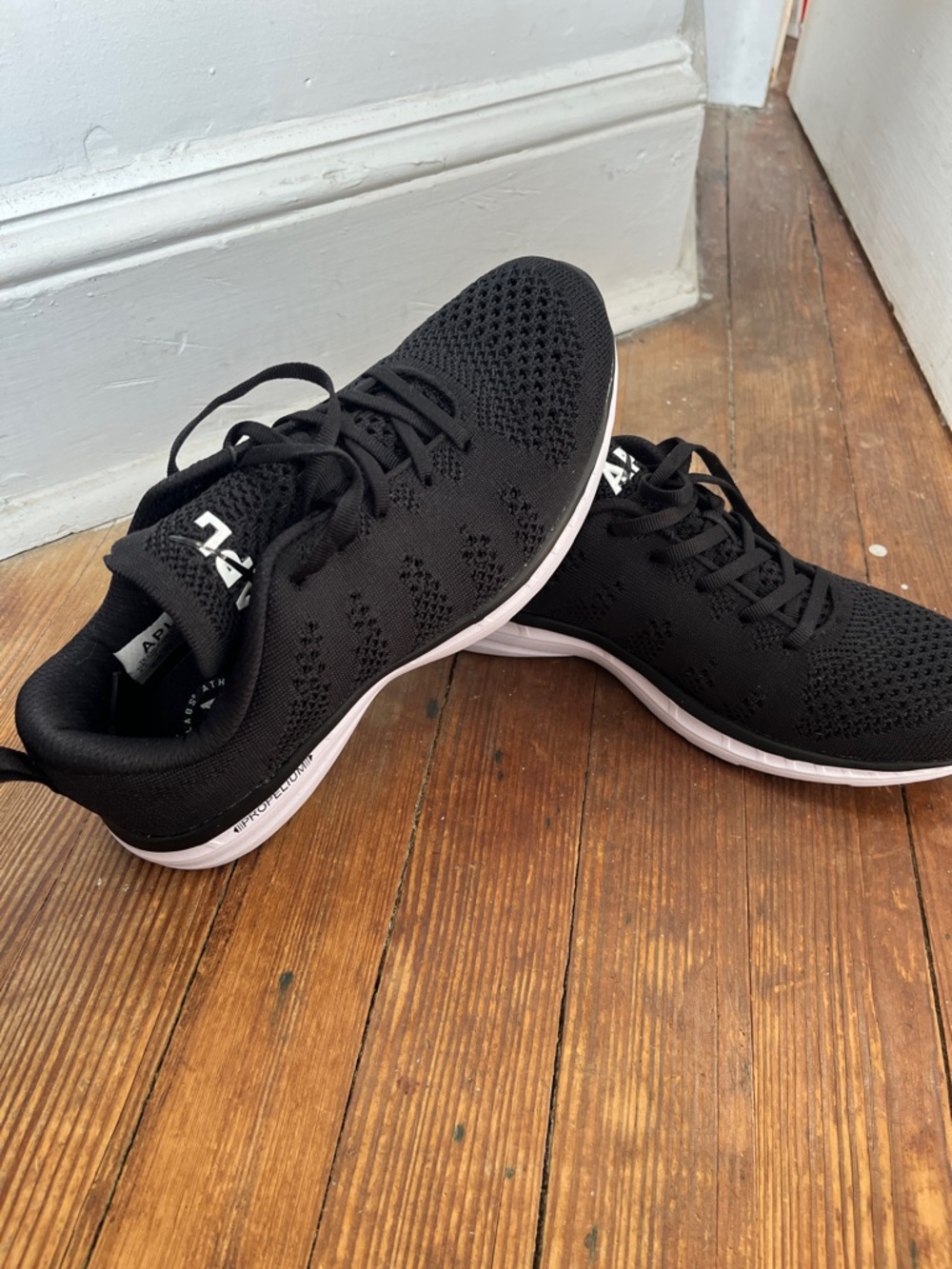 APL Techloom Pro Sneakers